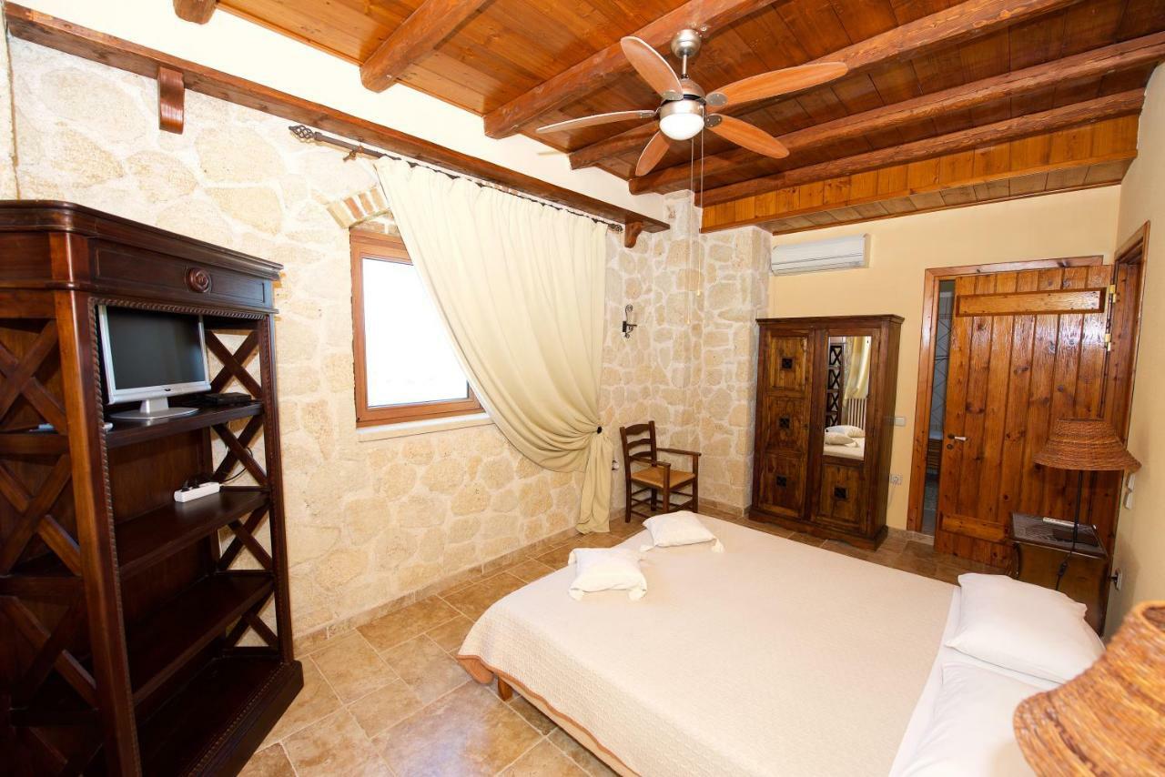 Villa Petrino Halikounas Extérieur photo